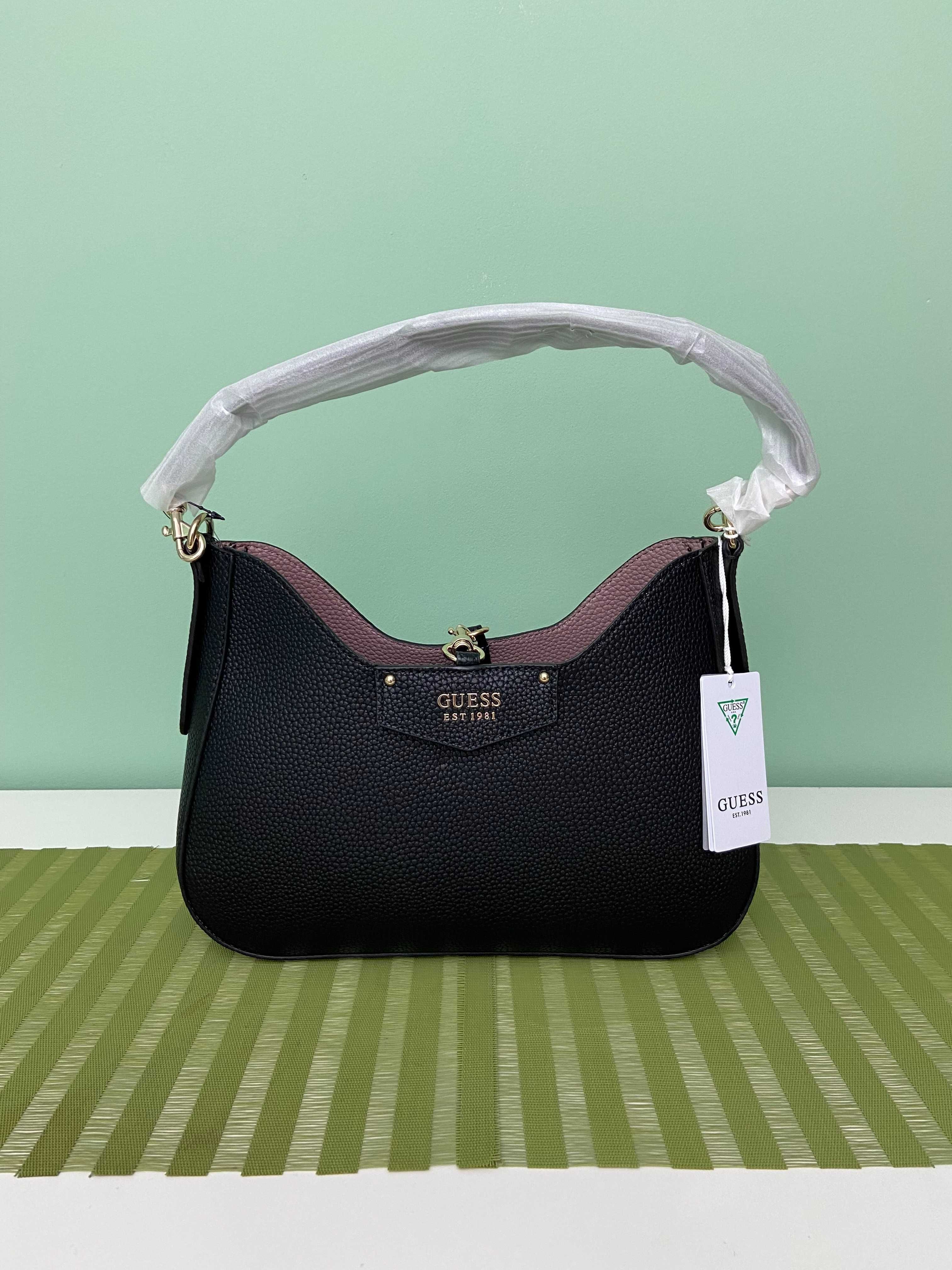 Czarna torebka Guess (Pochette hobo model brenton)