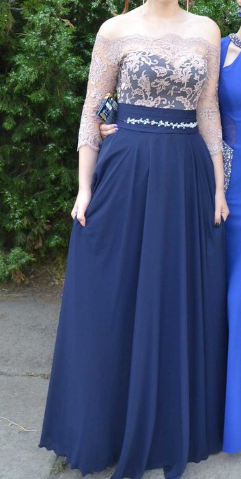 Вечірня сукня на випускний