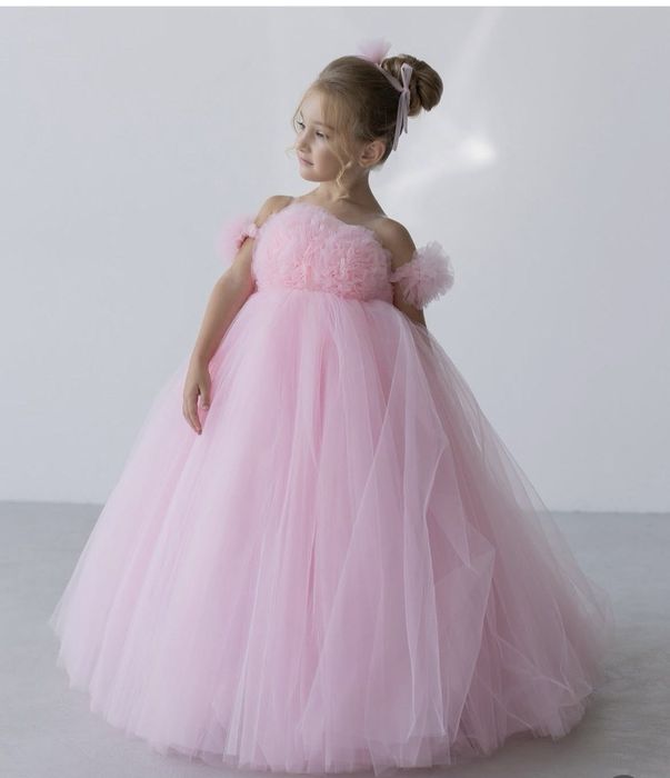 Продам святкову сукню для дівчинки