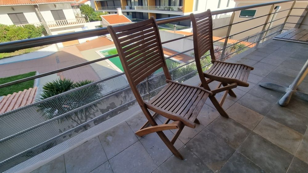 2 Cadeiras de Jardim em Madeira