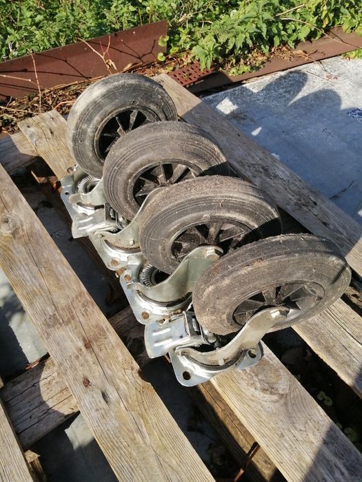 Koła gumowe obrotowe.