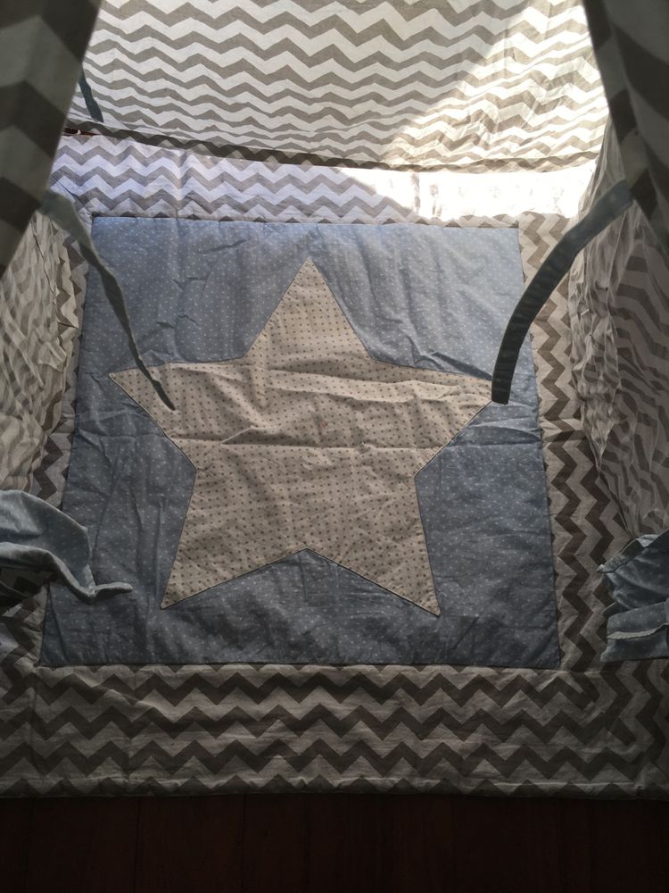 TIPI namiot błękit szary biały + 3 poduszki używany stan bdb