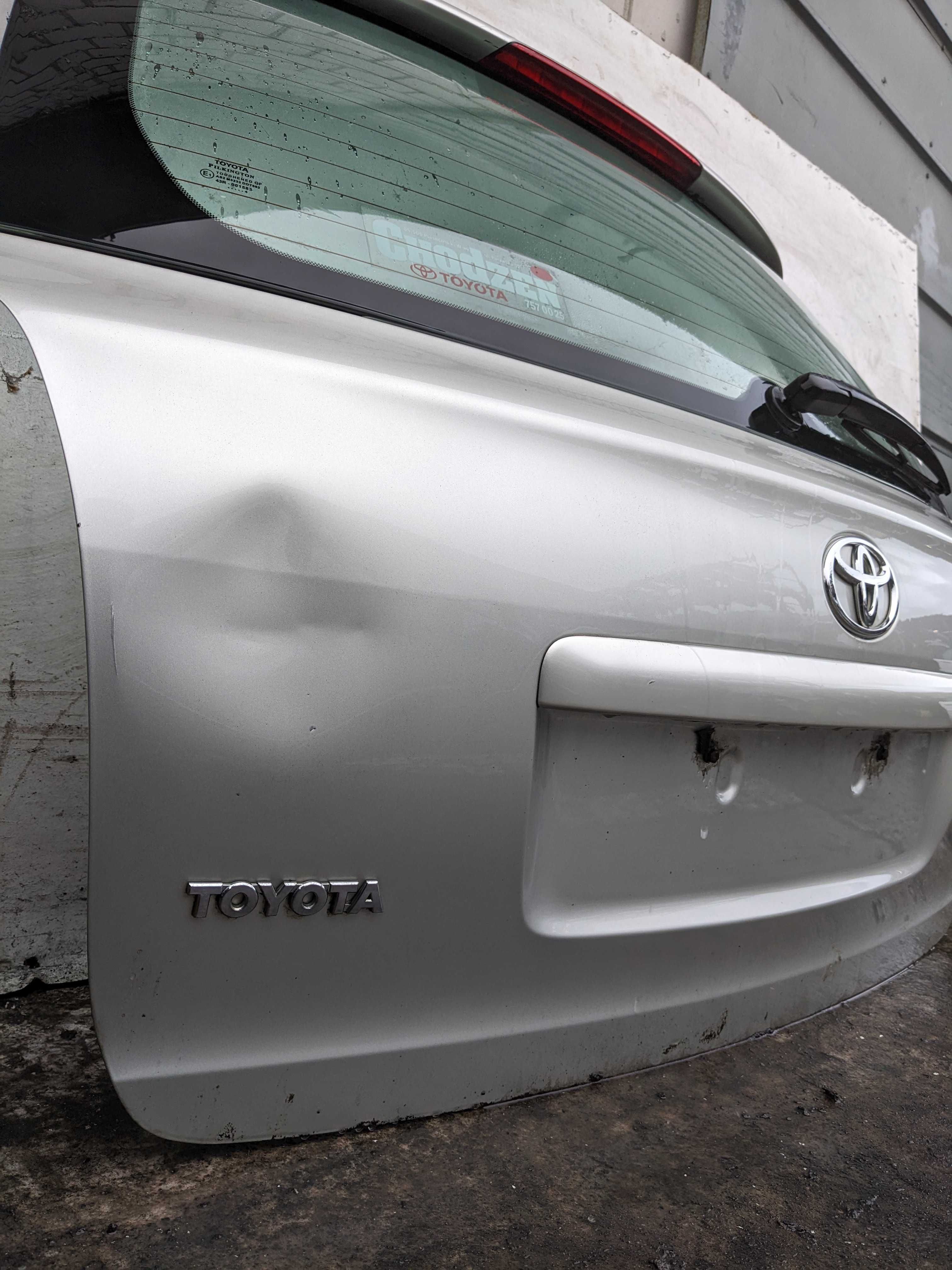 Toyota Avensis T25 2 Kombi 04r Klapa Tylna Bagażnika Tył Lakier 1C0