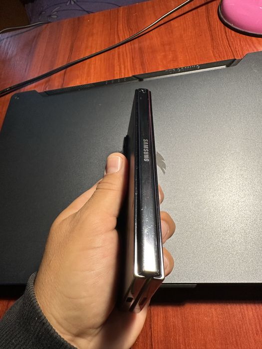 Samsung fold 5 1Tb .Повний комплект