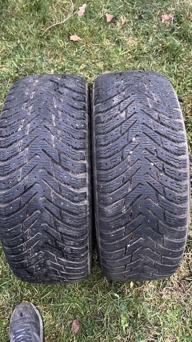 Шини 2шт. Зимові в гарному стані