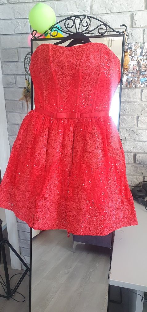 Sukienka Lou czerwona gorsetowa
