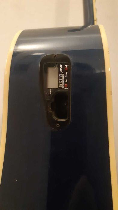 Guitarra Acústica Ashton (Azul) - pequenos reparos