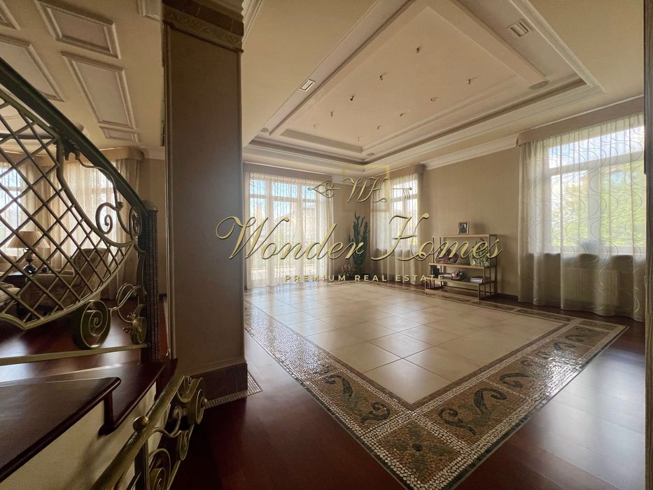 Продажа VIP дома 835 м2 по ул. Мичурина на Печерске.