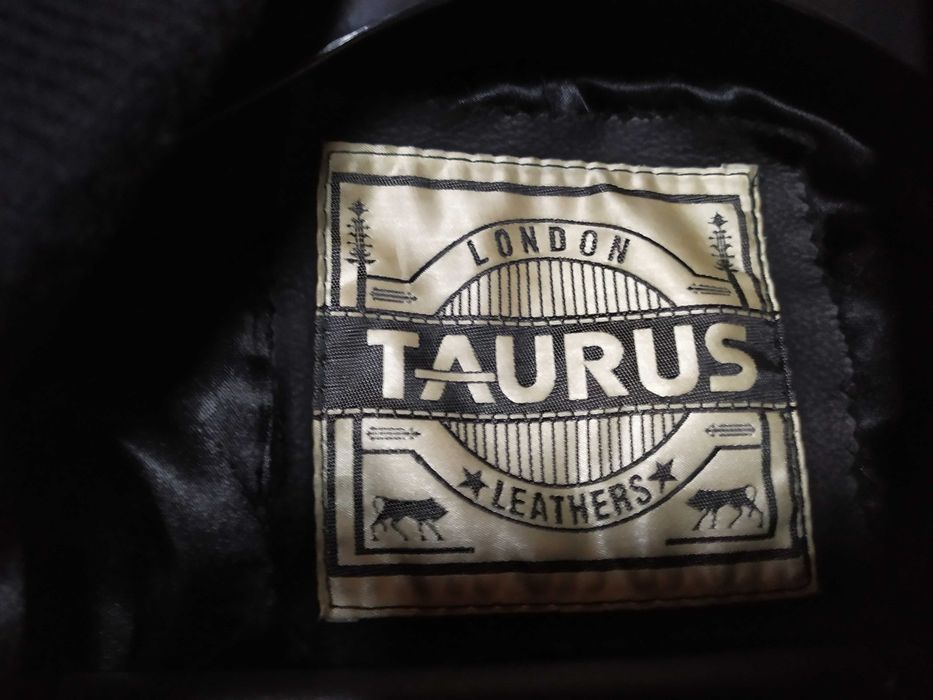 Blusão da marca Taurus em pele