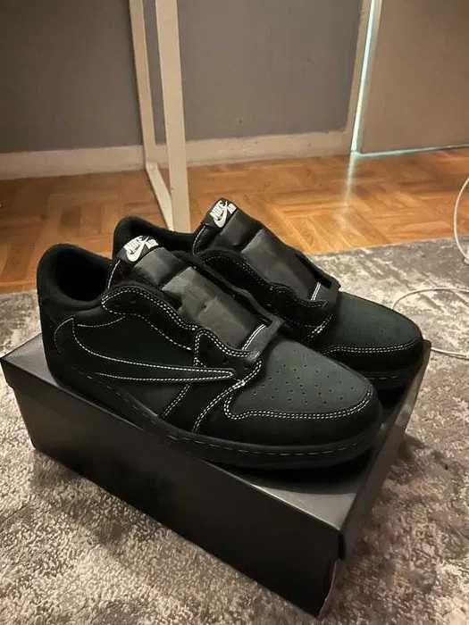 "Buty koszykówki" Jordan_1_Retro_Low_OG_SP_Travis_Scott_Black_R.42