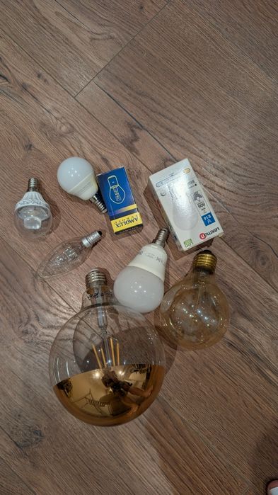 Lote de lâmpadas variadas / Mixed light bulbs lot
