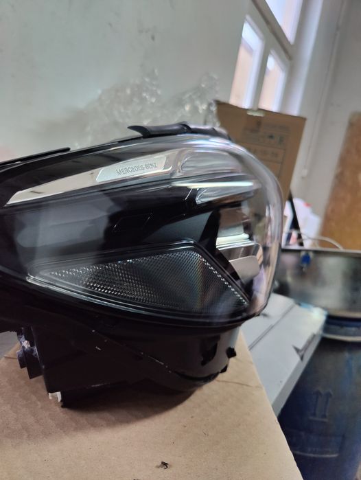 Lampa prawa przód Mercedes B-Klasa FULL LED