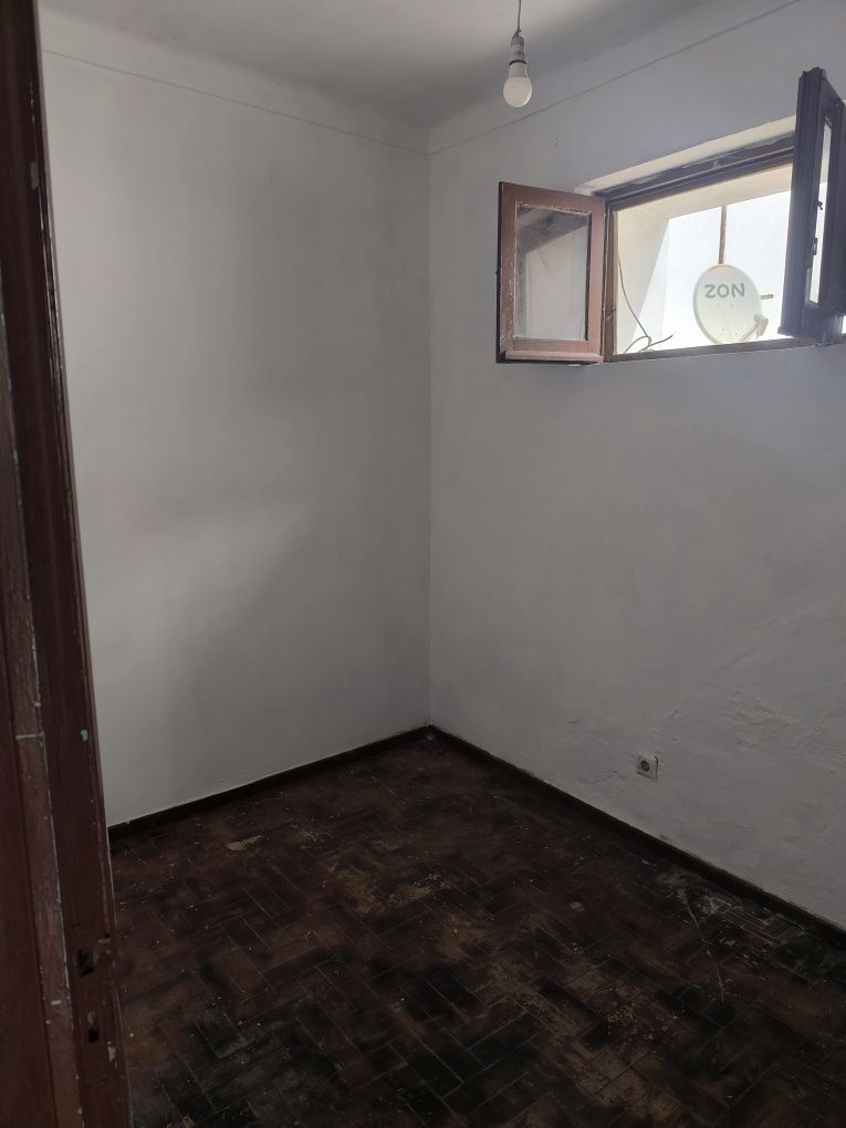 Vendo casa térrea em Beja