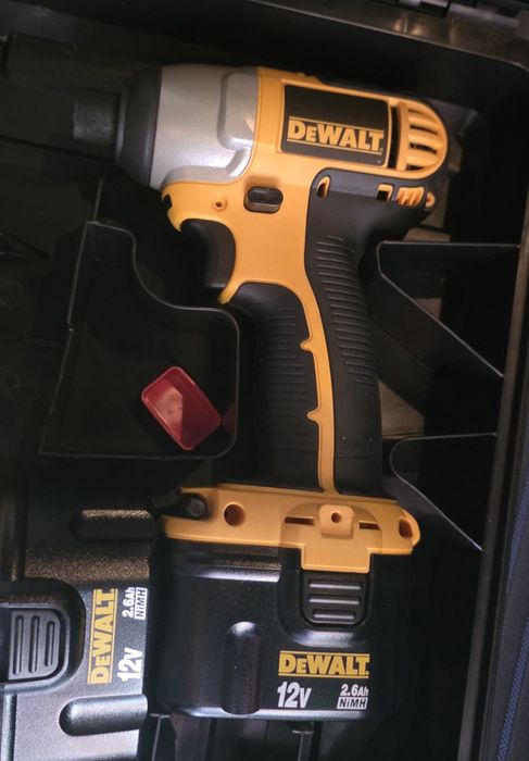 Aparafusadora Impacto Dewalt