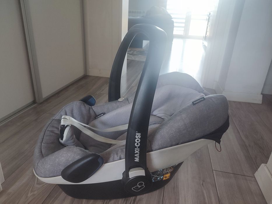 Fotelik nosidełko maxi Cosi  pebble plus