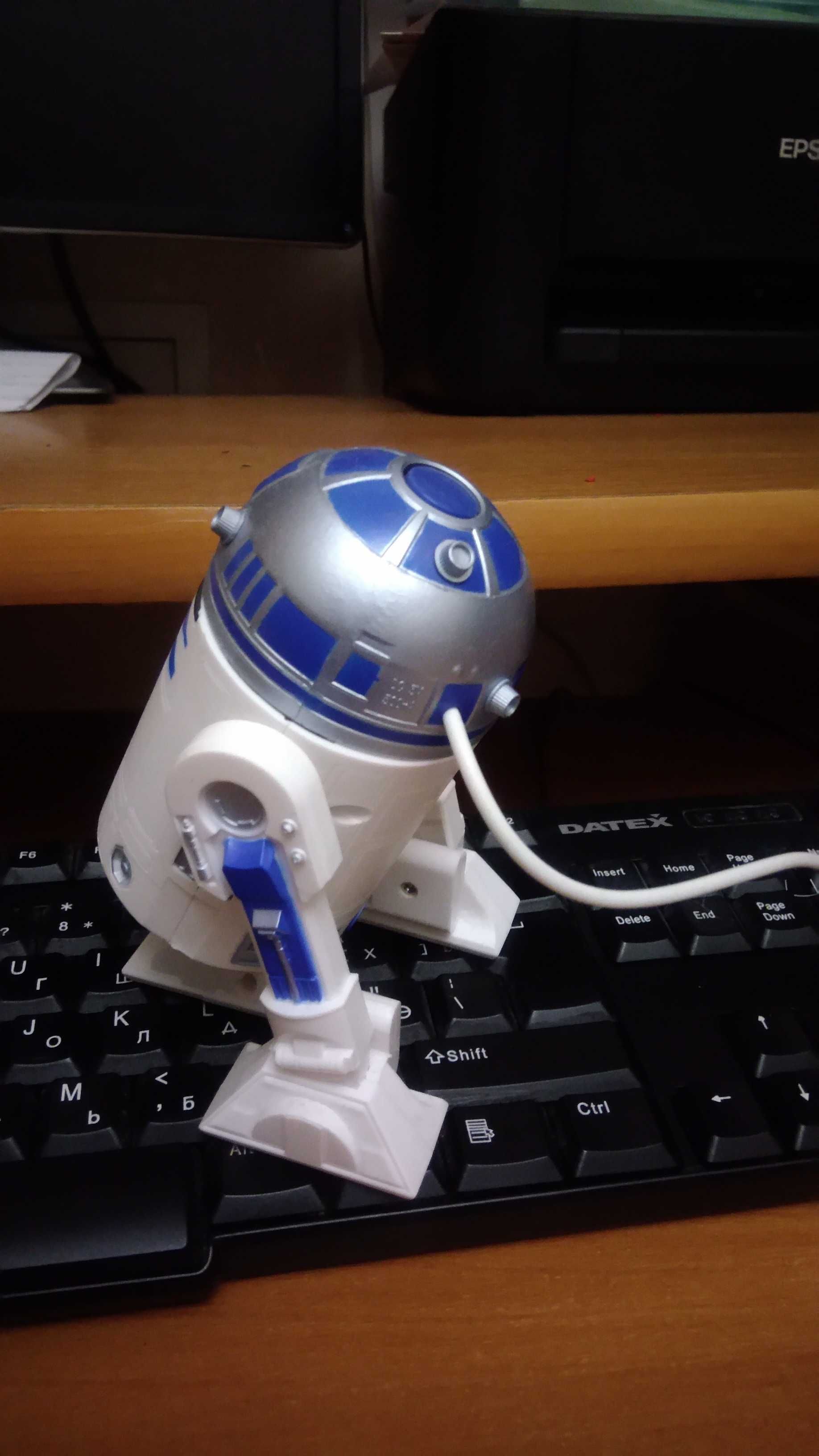 Настольный пылесос в виде робота R2-D2