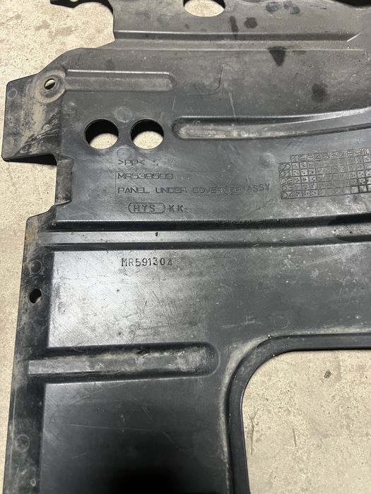 Захист двигуна лансер 9