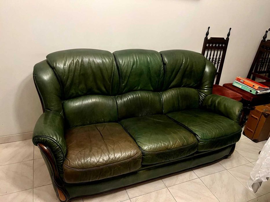 sofá de pele em ótimo estado