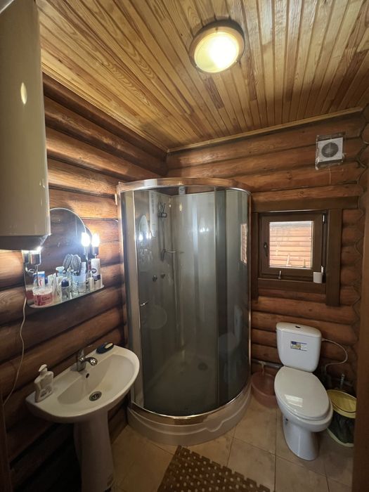 Продається 2х поверховий будинок біля озера у селі Нобель