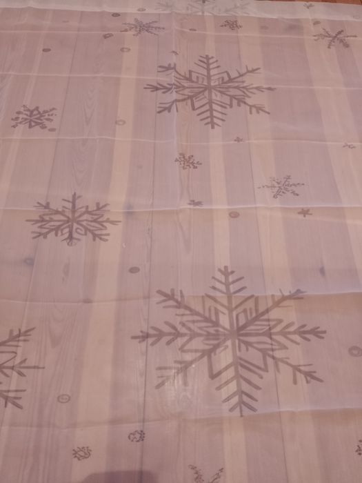 2 firany z woalu z płatkami śniegu 132x162 cm