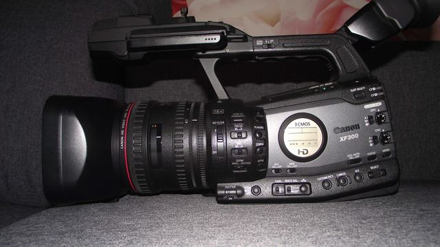 Kamera Canon XF300 + torba RACAM