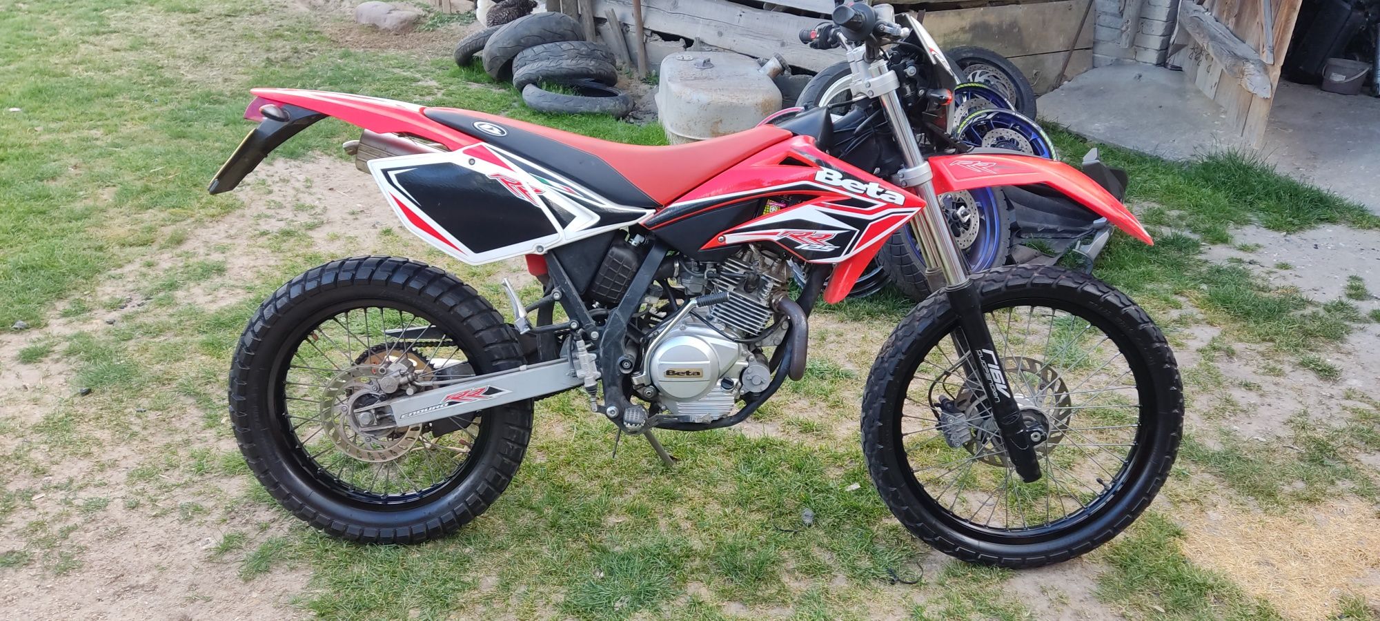Beta 125 komplet plastików 2013