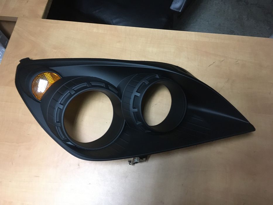 Продам чорну матову маску в фару opel Astra h