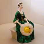 **DAMA w zielonej sukni na ławce Royal Doulton 1959+