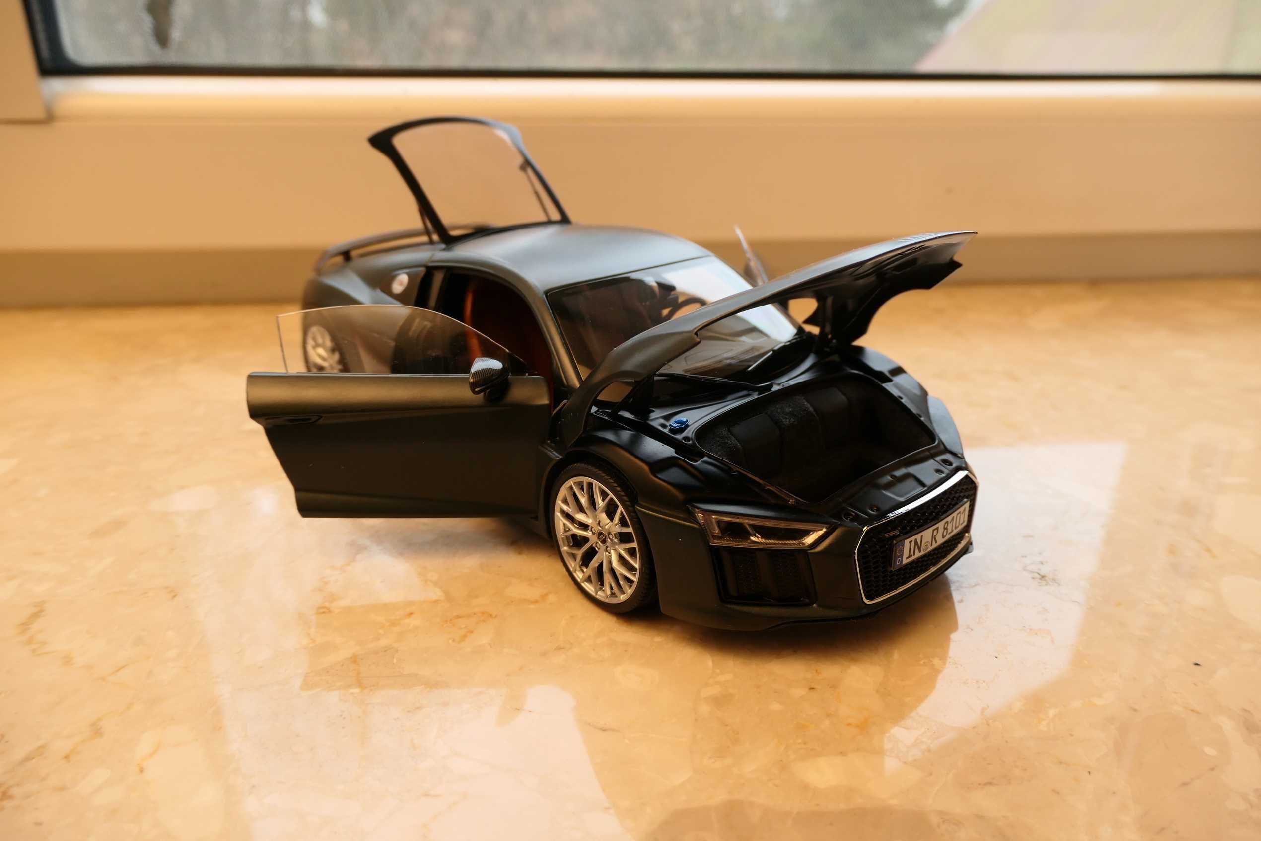Audi R8 V10 Plus Coupe - iScale
