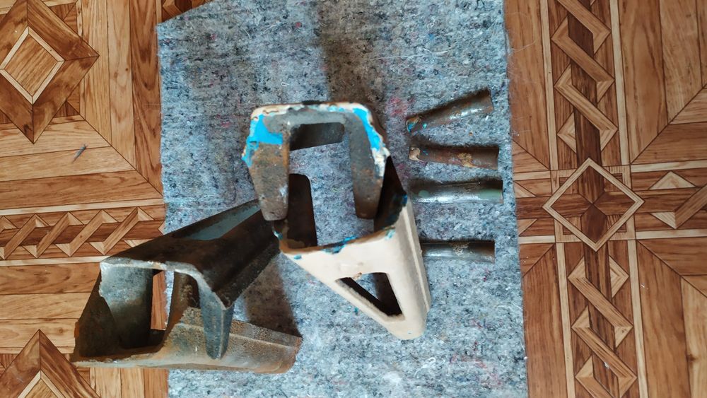 Ніжки чугунні для ванни.