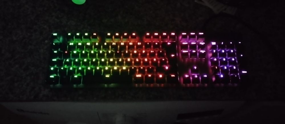 PC Gaming GeForce RTX 3050 8G e i5-12600 + teclado e mousepad