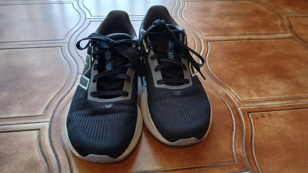 Sapatilha New Balence 520