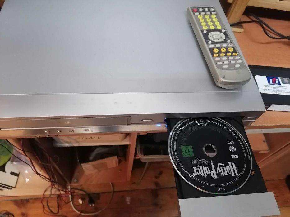 Magnetowid /Nagrywarka VHS/DVD-RW  JAY-TECH JT8850 HIFI STEREO pilot