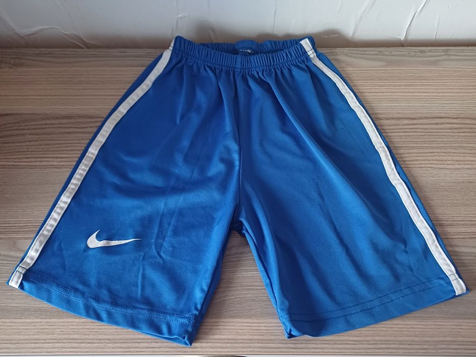 Spodenki Nike na 128 cm