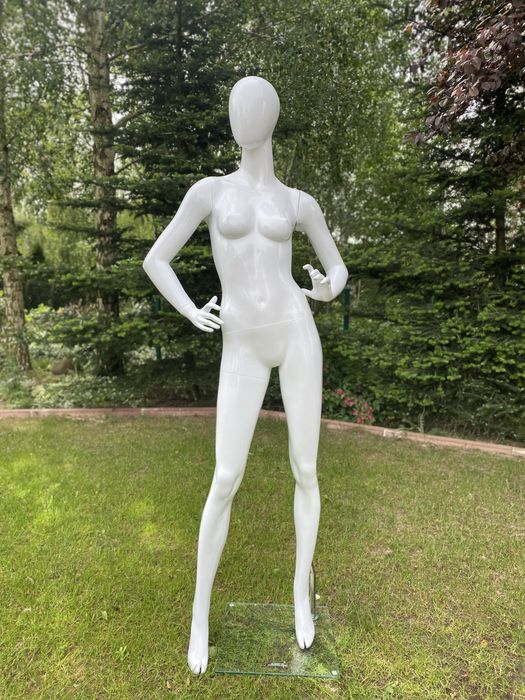 Manekin damski calopistaciowy biały mało używany jak nowy