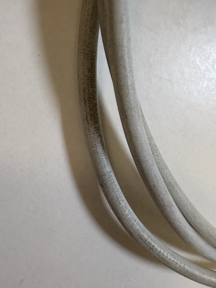 Продам Оригінальний Apple Lightning to USB кабель 1m (MD818 / MQUE2)