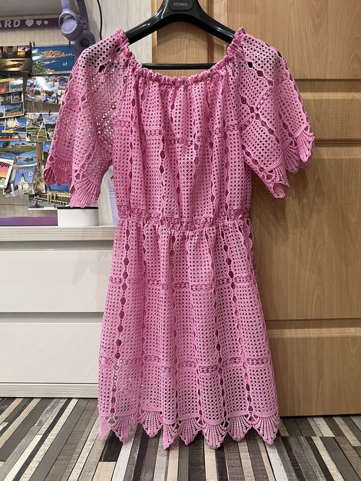 Różowa bawełniana sukienka letnia boho z koronki ażurowej, rozm. M