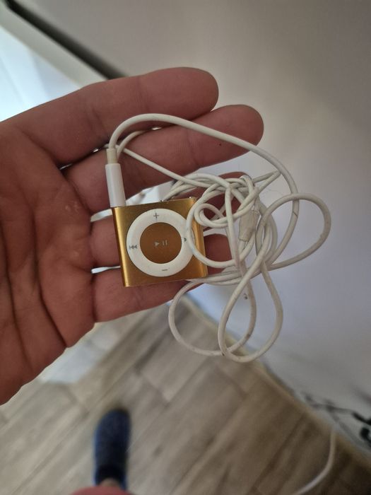 IPod Shuffle złoty