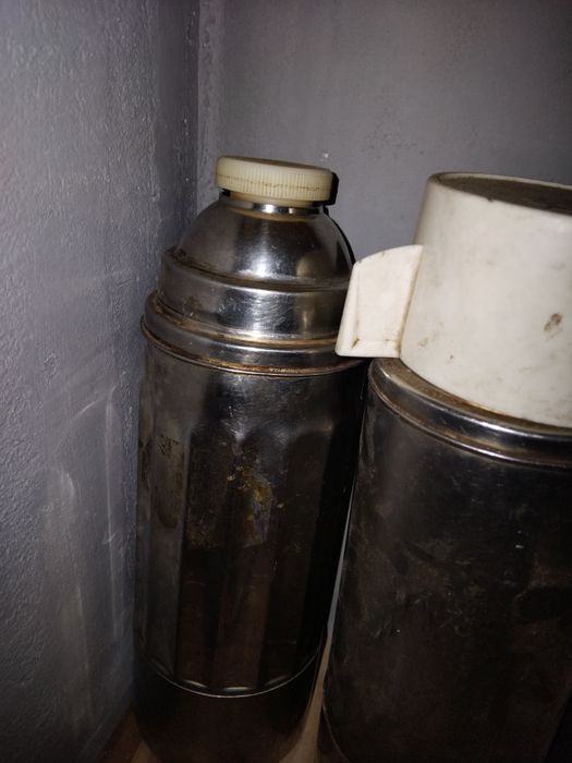 Продам термоси для води