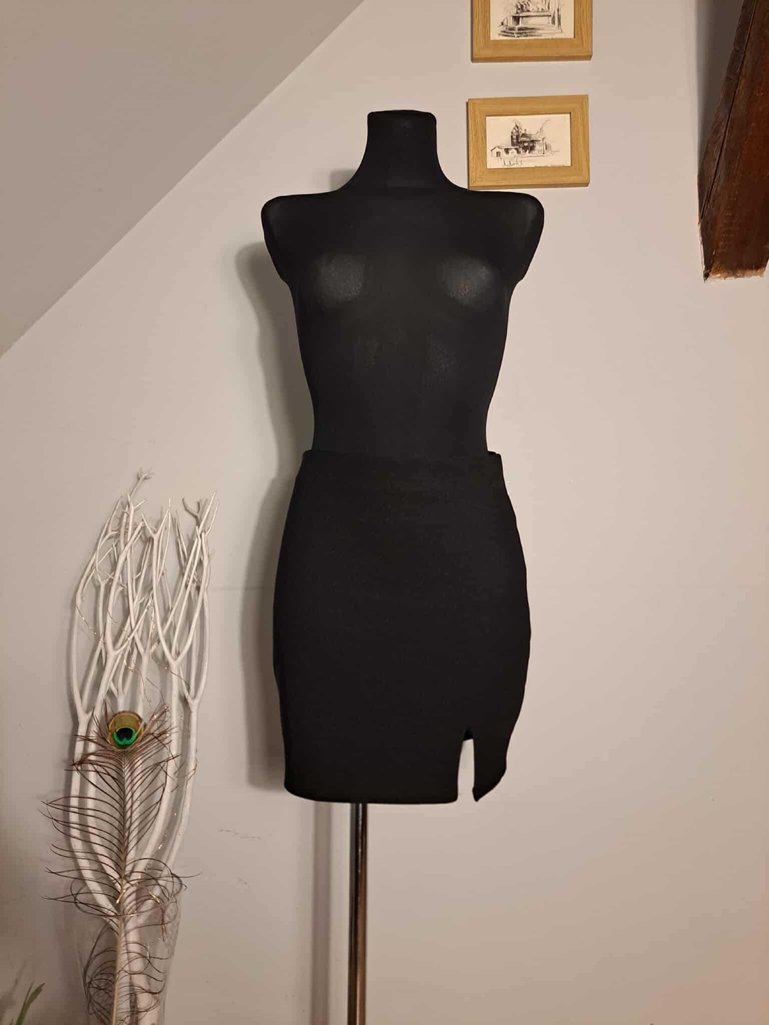 Spódnica FB Sister, Czarna z Rozcięciem, Rozmiar M, Bardzo Dobry Stan