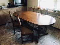 Sprzedam duży rozkładany stół dębowy i krzesła