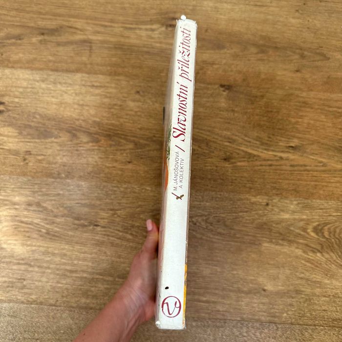 Книга вишивка, творчість, кухня