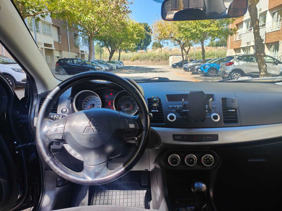 Mitsubishi Lancer Invite 1.5