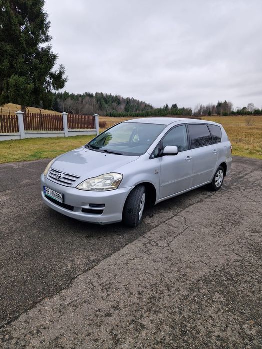 TOYOTA Avensis Verso D-4D