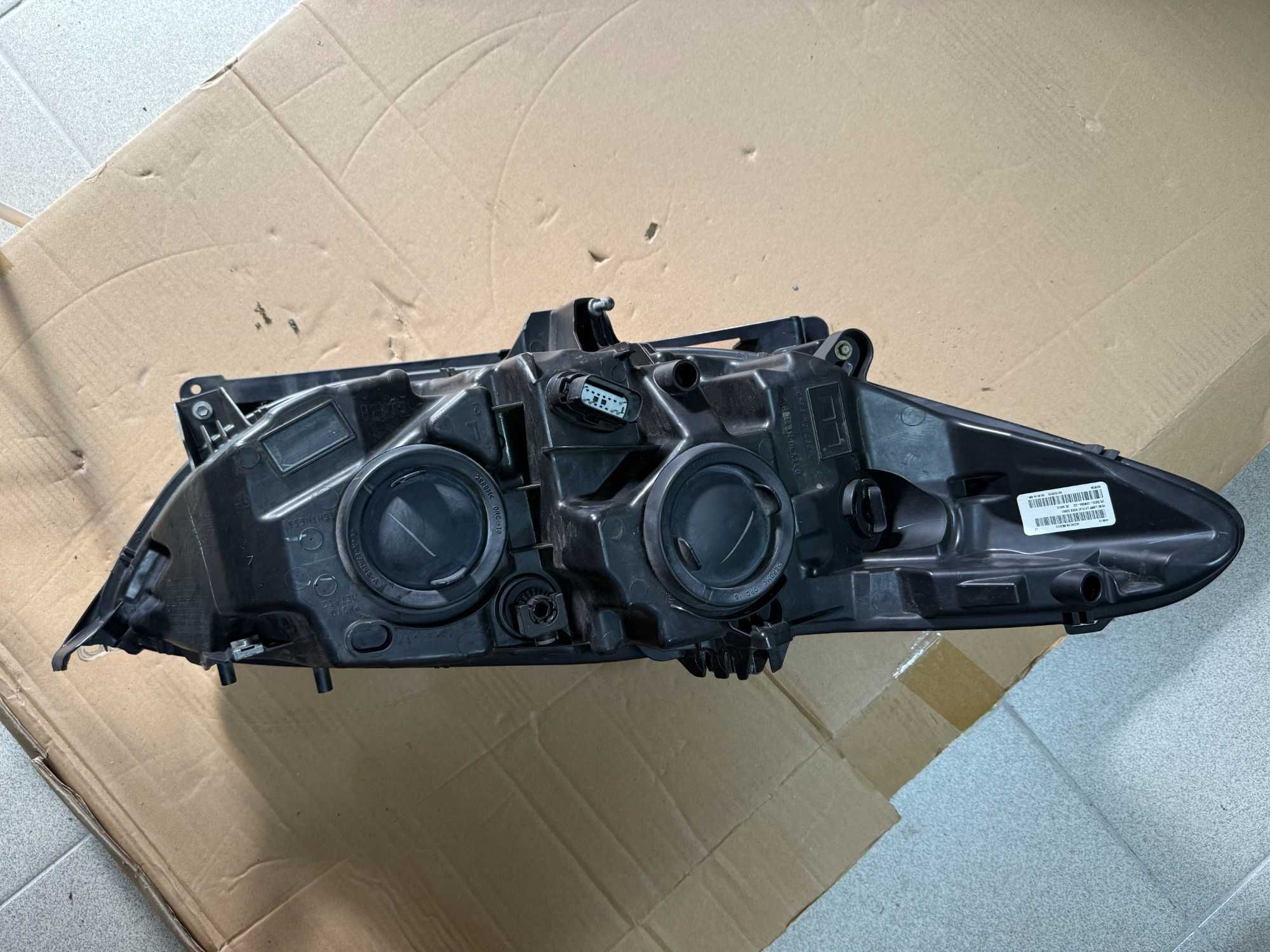 Ford Fusion 2016 USA lampa przednia lewa oryginał