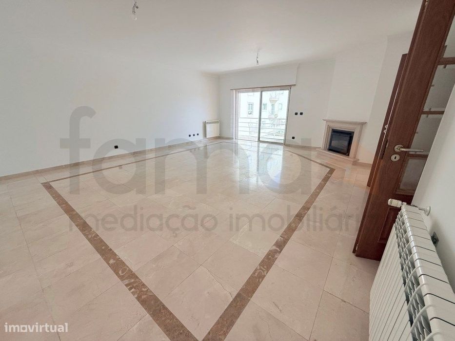 Apartamento T2 com Vista de Mar na Parede