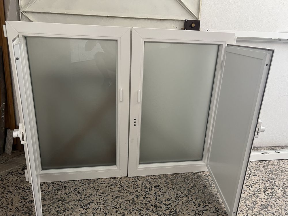 Janelas de PVC com portadas