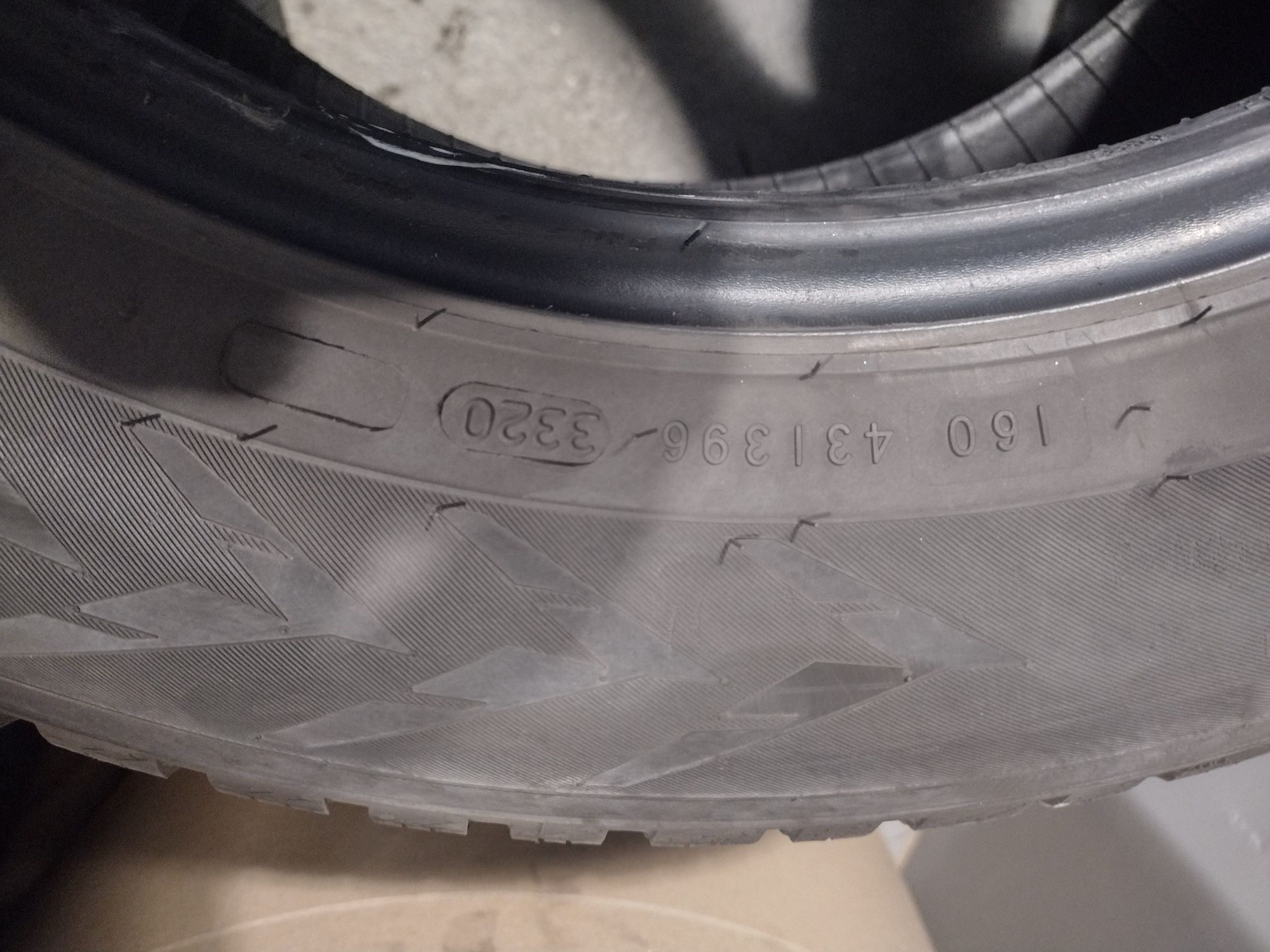 Opony całoroczne  Nokian 215/60r16