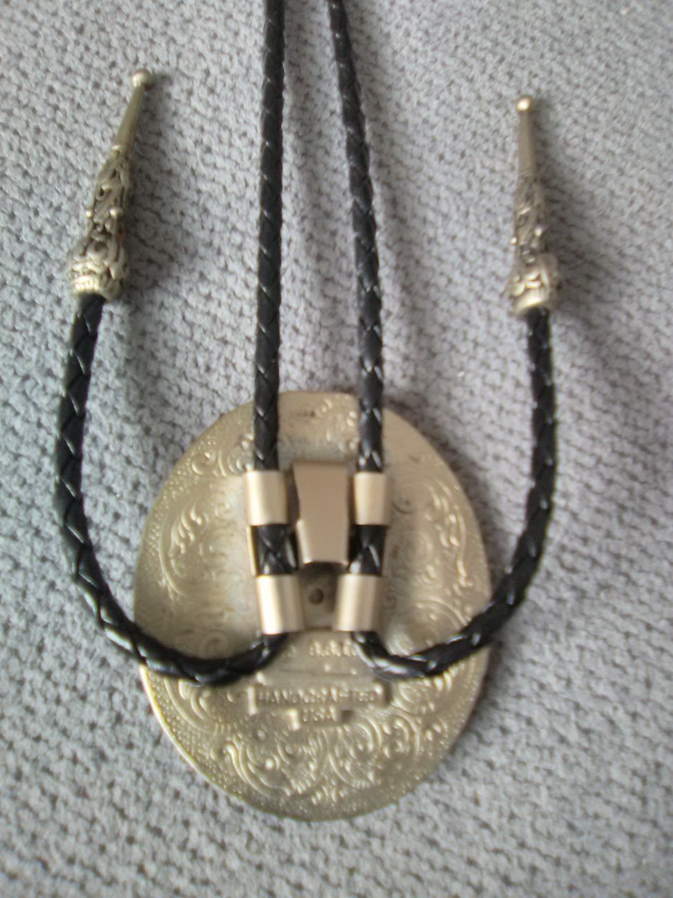 Krawat kowbojski tzw.bolo tie.