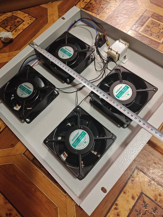 Серверный вентиляторный модуль на 4 вентилятора с термостатом